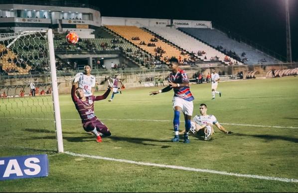 O Fortaleza desperdiçou inúmeras chances e acabou sendo castigado no final (Foto: Eslin Sousa/Fortaleza)