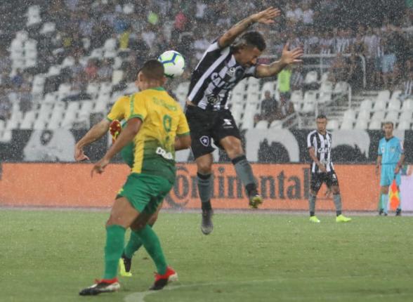 O Botafogo sobrou no segundo tempo e transformou a vitória em goleada (Foto: Assessoria Cuiabá)