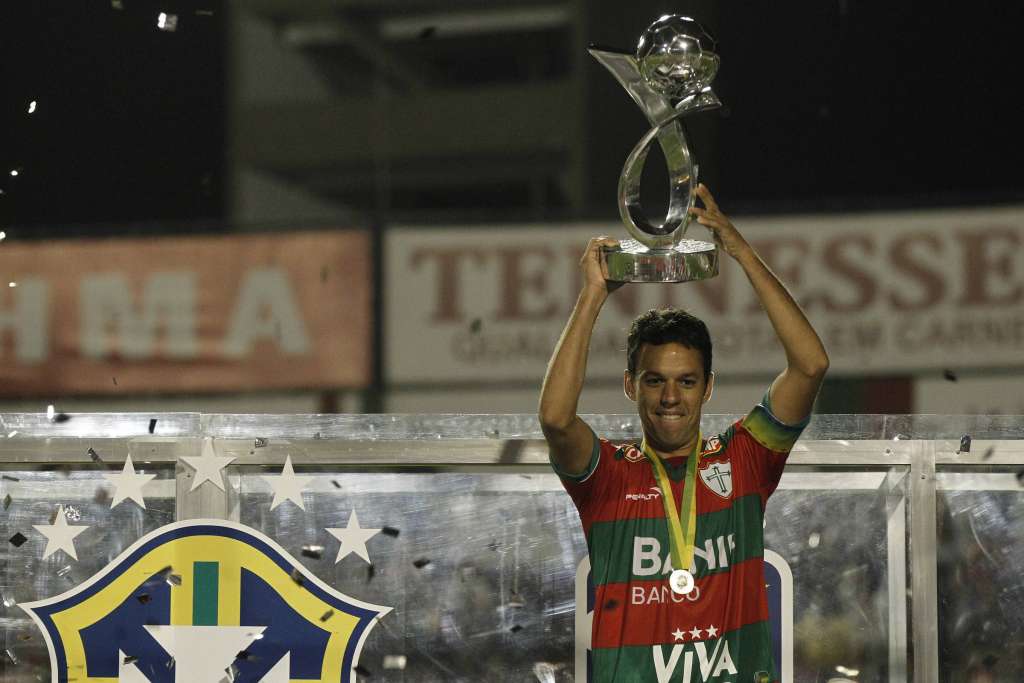 A taça da Série B do Campeonato Brasileiro de 2011 foi um dos troféus retirados do museu do clube