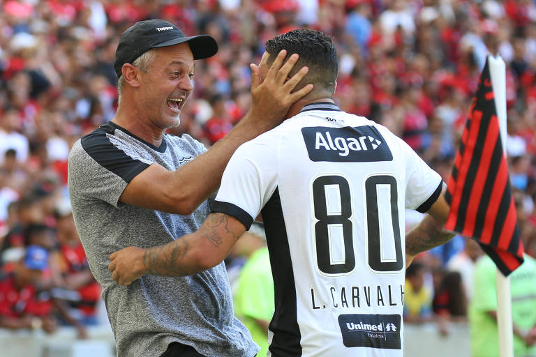 A pedido de Lisca, Ceará contrata atacante do Botafogo por R$ 3 milhões
