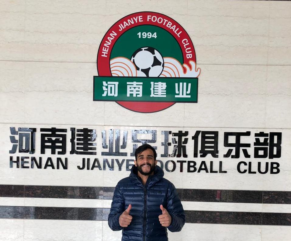 Após deixar o Flamengo, Henrique Ceifafor assina oficialmente com Henan Jianye-CHI