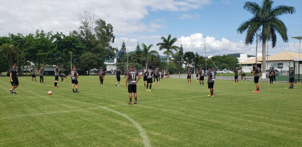 Figueirense treina para enfrentar o Tubarão