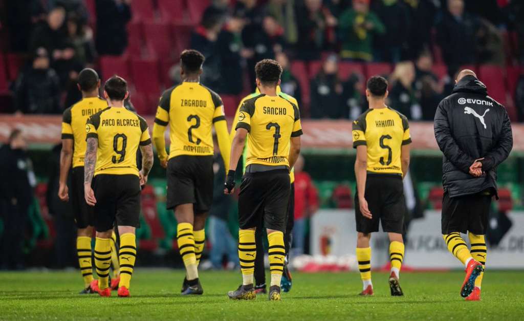 Dortmund volta a decepcionar, perde e pode ser igualado pelo Bayern na liderança