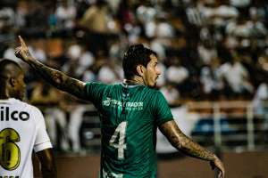 Paulistão: Após vaias da torcida, zagueiro Victor Ramos deixa o Guarani