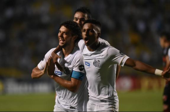 Victor Ferraz marcou aos 50 minutos para o Peixe