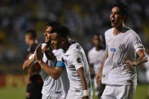 Rodrygo diz ter sido ameaçado por Kanu, e santistas exaltam superação