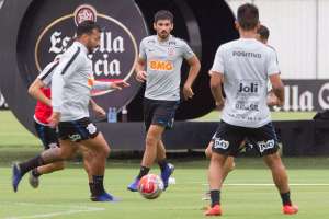 Corinthians vai protestar contra arbitragem por falta em Gustavo