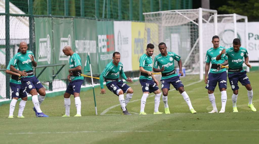 Sem descanso, Palmeiras treina de olho na estreia e Moisés vai a campo