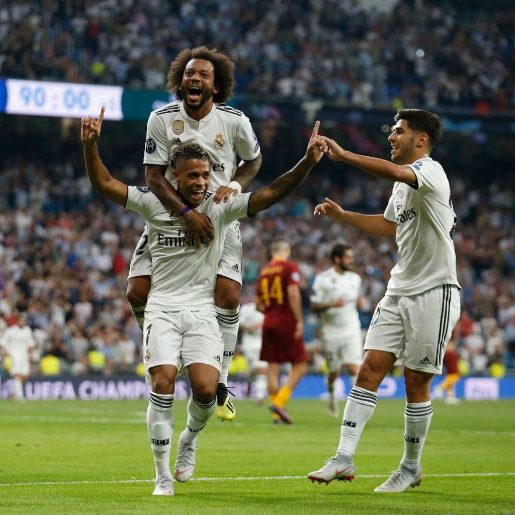 Sob a sombra de Mourinho, Real Madrid enfrenta Ajax para amenizar crise