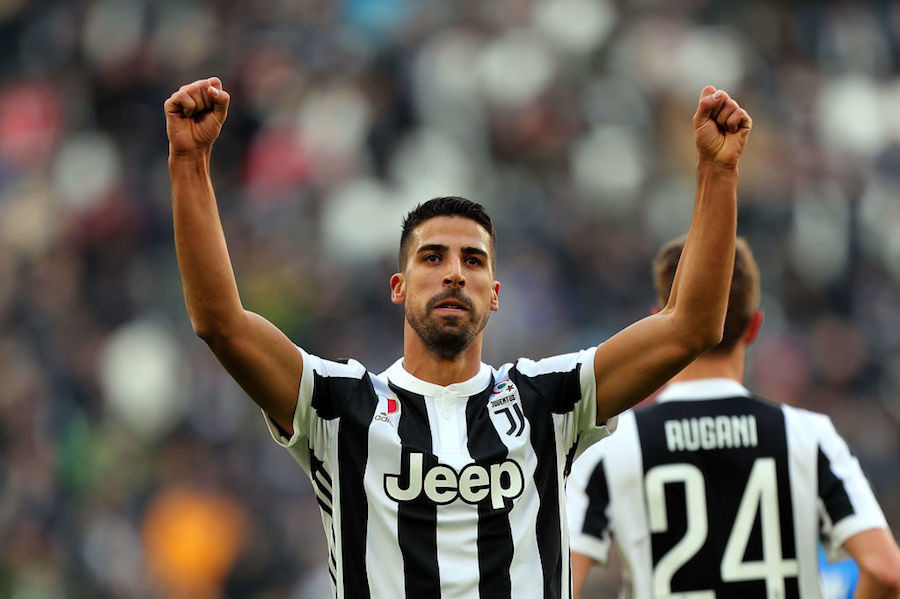 Italiano: Khedira evolui bem de cirurgia no coração e volta a atuar na Juventus em 15 dias