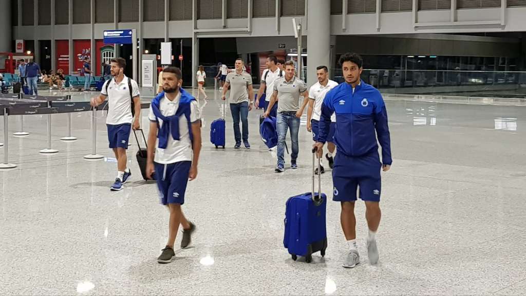Com desfalques, Cruzeiro viaja à Argentina para estreia da Libertadores Com desfalques, Cruzeiro viaja à Argentina para estreia da Libertadores