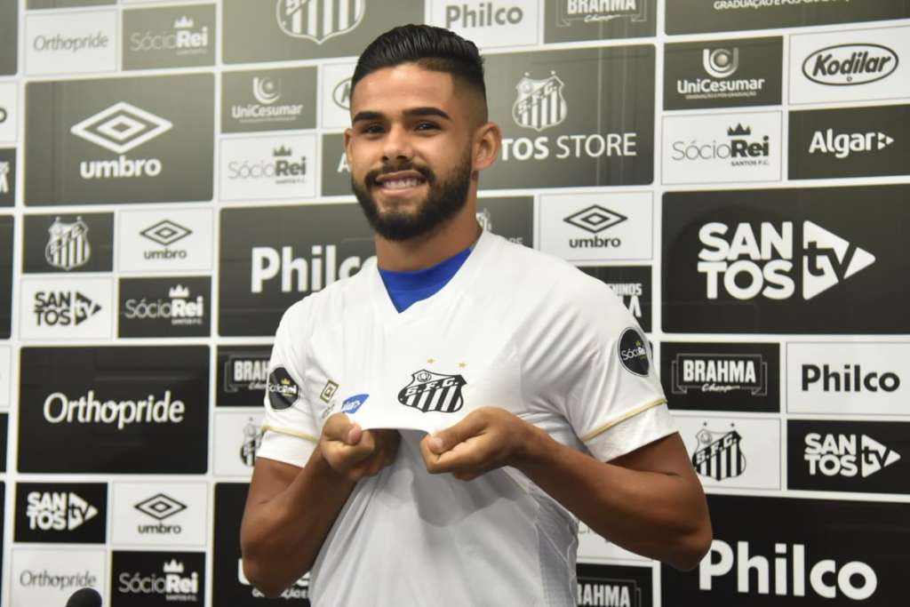 Felipe Jonatan diz que Santos é 'gigantesco' e minimiza demora para anúncio