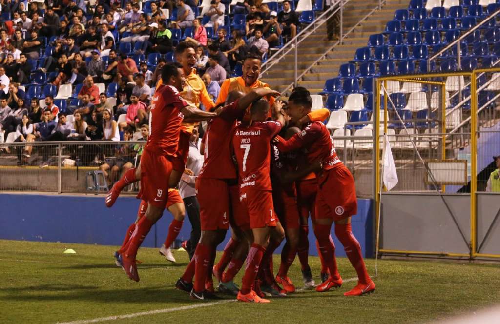 Rafael Sóbis celebra primeiro gol em volta ao Inter e é elogiado por Odair