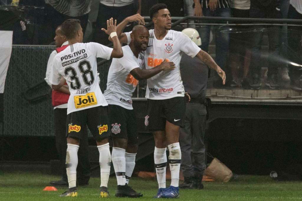 'Fininho', Vagner Love tem bom recomeço no Corinthians