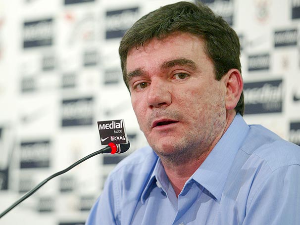 Andrés Sanchez, presidente do Corinthians, está internado em São Paulo