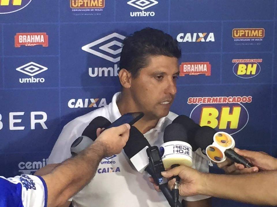 Sidnei Lobo questiona expulsão de Mano na vitória do Cruzeiro