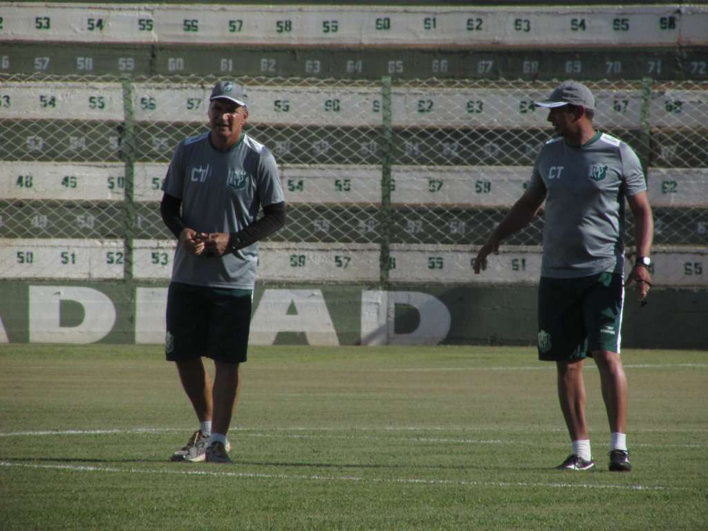 Ex-zagueiro do Palmeiras integra comissão técnica do Rio Preto 