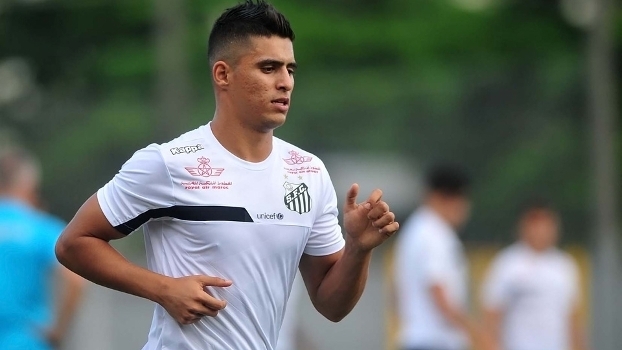 Goiás fica perto de contratar lateral encostado por Sampaoli no Santos