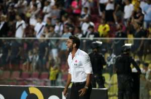 Valentim exalta evolução do Vasco e nega 'jogo da afirmação' contra o Flamengo