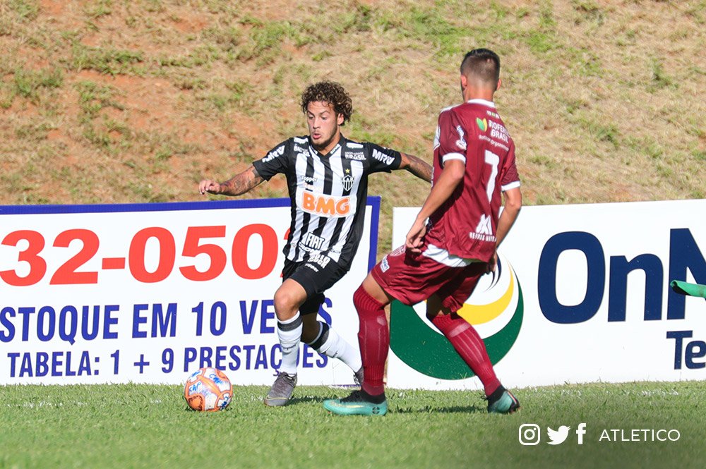Atlético bate Patrocinense com gol nos acréscimos e assegura a ponta