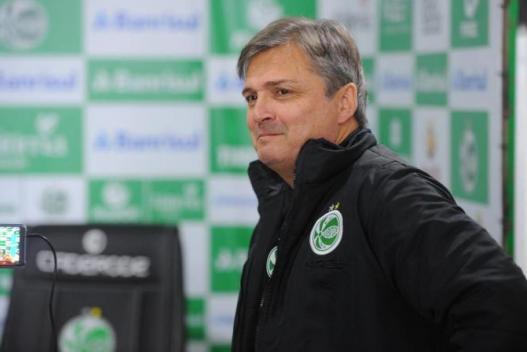 Treinador foi demitido após goleada em clássico