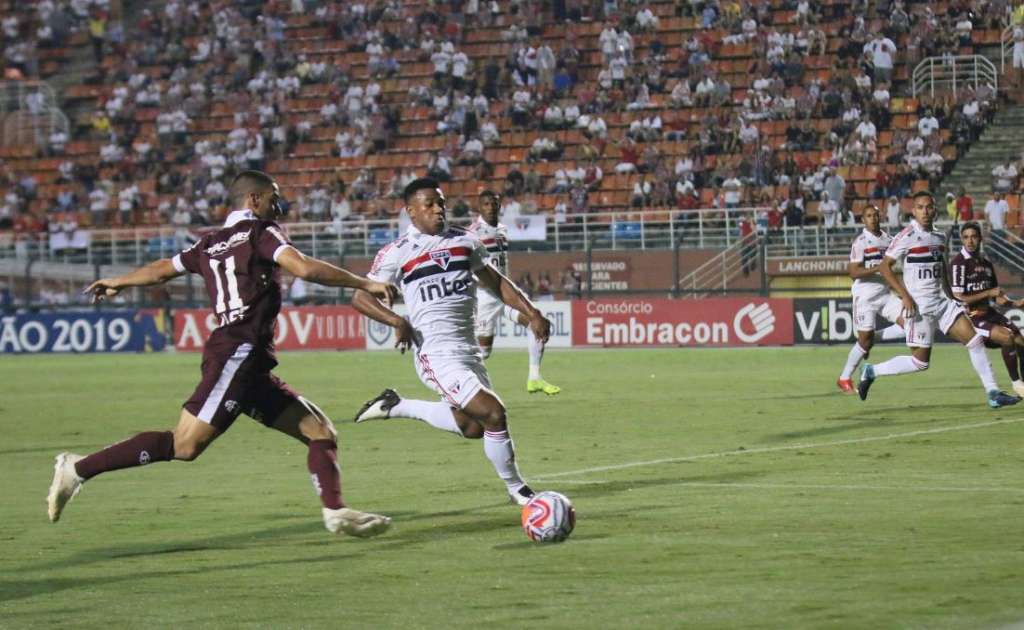 Hernanes salva o São Paulo, mas time volta a tropeçar com empate no Paulistão