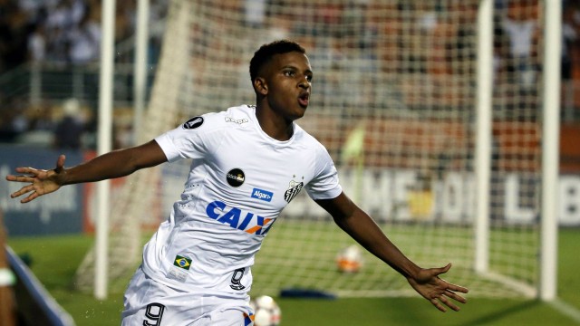 Corinthians e Santos se enfrentam com duelo entre Rodrygo e Pedrinho