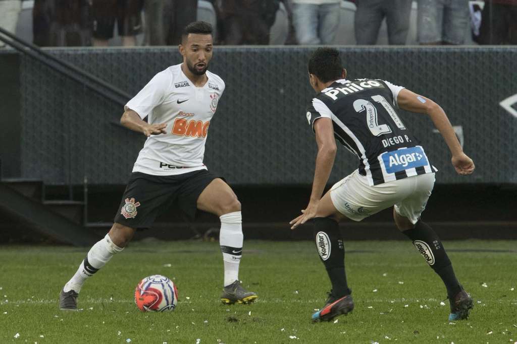 Corinthians faz duelo equilibrado com o Santos mas fica no empate