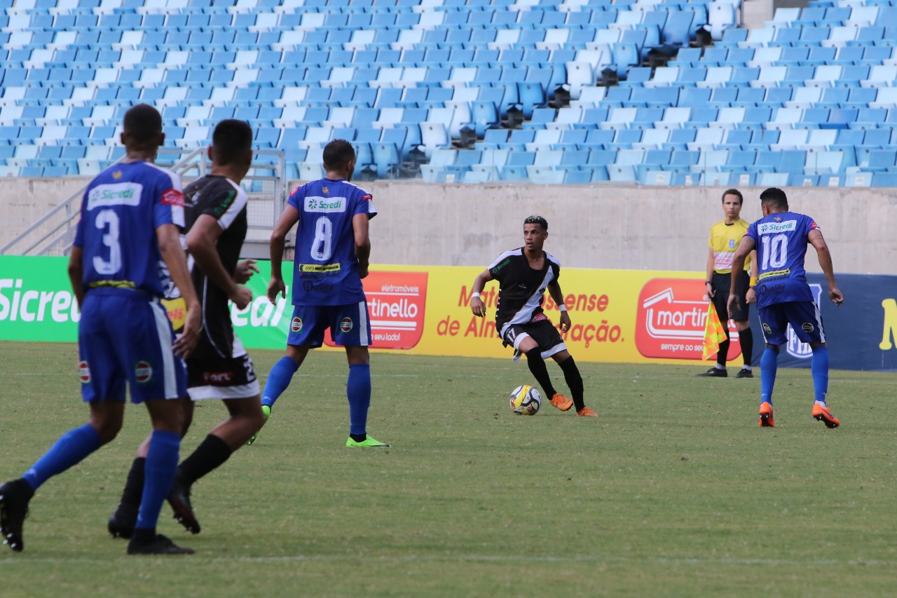 MATO-GROSSENSE: Duas viradas, goleada e o primeiro rebaixado marcam rodada