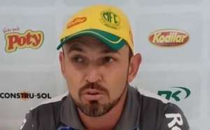 Depois de livrar time do rebaixamento no Paulistão, técnico entrega o cargo. Ouça !