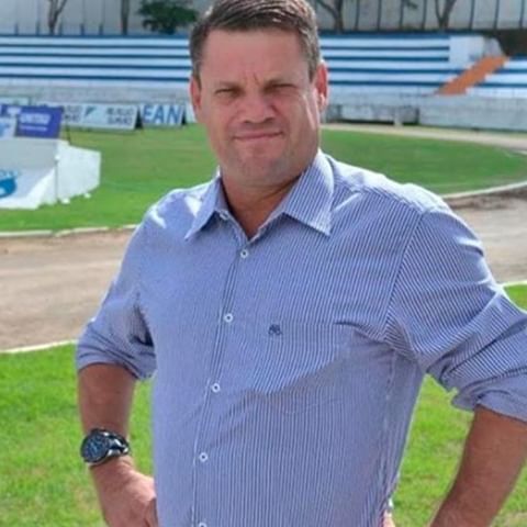 Mineiro: Após livrar time do rebaixamento, treinador negocia permanência