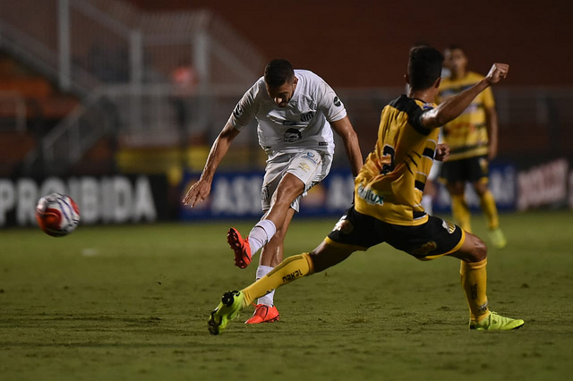 Santos tenta esquecer problemas financeiros para focar nas quartas do Paulistão