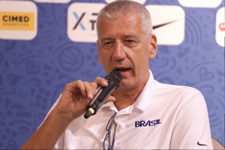 Mundial de Basquete: Técnico do Brasil diz que sabe como parar Antetokounmpo