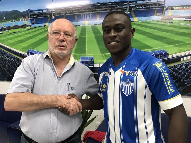 Catarinense: Avaí oficiliza volante colombiano e corre contra o tempo para regularizar