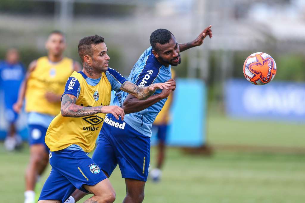 Renato Gaúcho fecha último treino do Grêmio e não indica substituto de Everton. (Foto: Lucas Uebel / Grêmio FBPA)