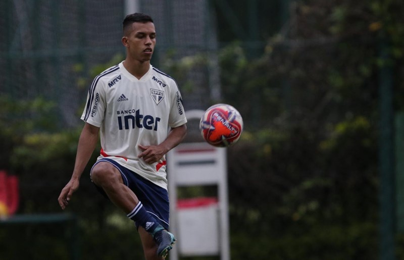 Sob pressão, São Paulo encerra preparação para encarar Ituano com treino tático