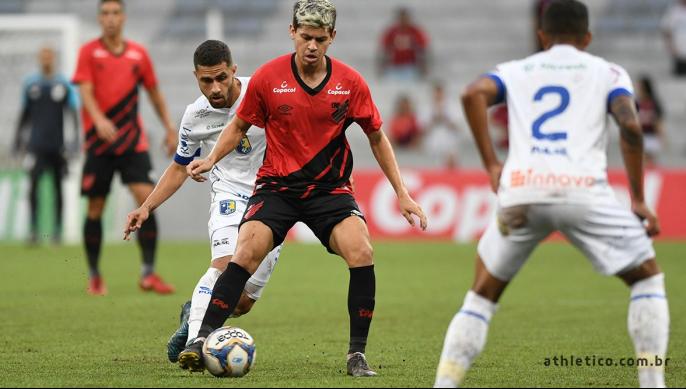 Athletico sofreu para vencer o Foz do Iguaçu