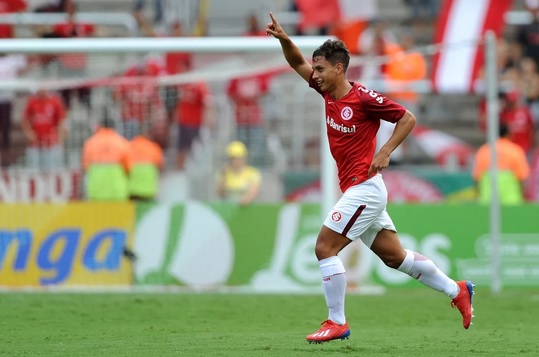 Gaúcho: Autor de belo gol, Sarrafiore valoriza vantagem construída pelo Inter