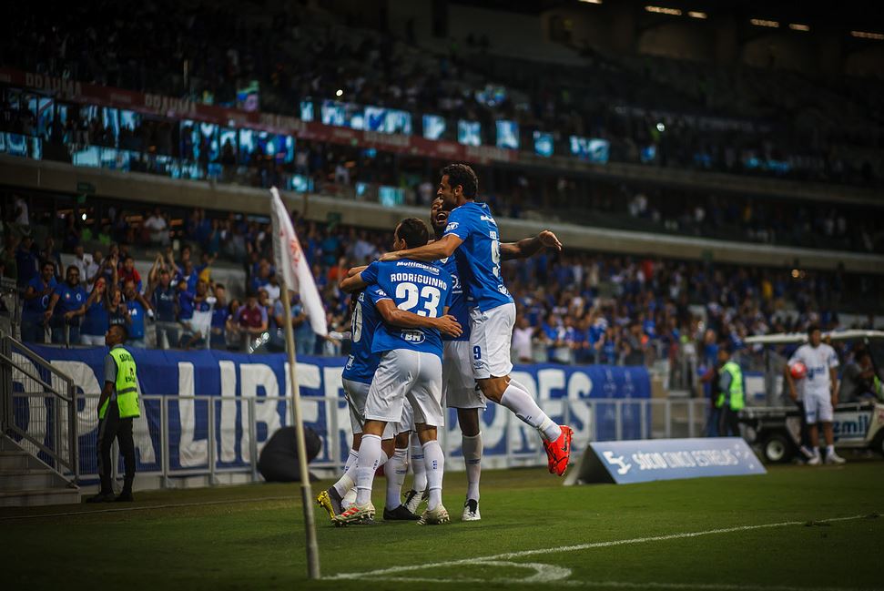 Jogadores do Cruzeiro comemoram um dos cinco gols marcados contra o Patrocinense Jogadores do Cruzeiro comemoram um dos cinco gols marcados contra o Patrocinense