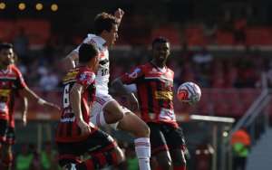 Decisivo no domingo, Igor Gomes convive com comparações com Kaká há anos