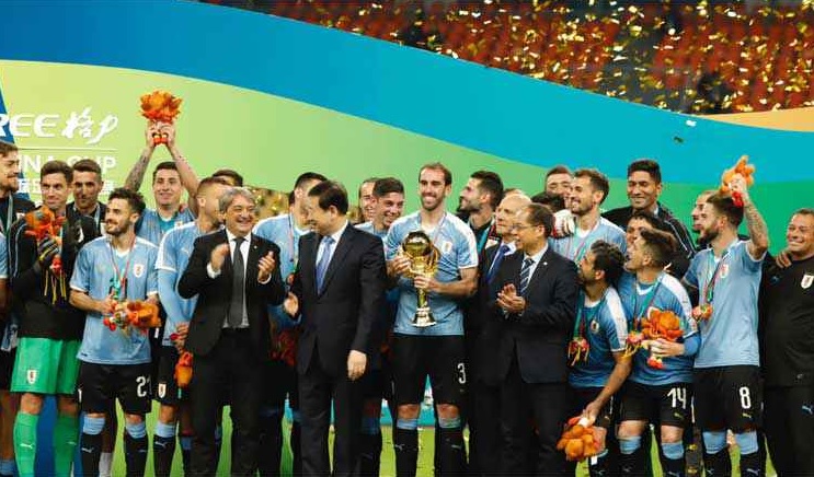 Zagueiro quebra recorde e Uruguai fatura torneio amistoso na China