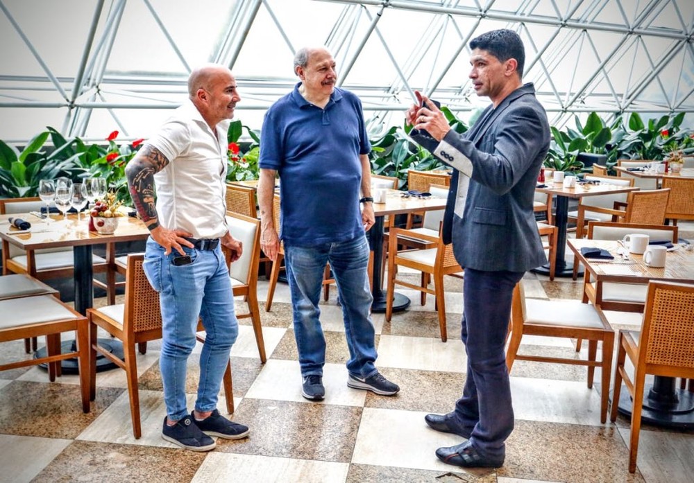 Peres garante que Santos quitou salários atrasados dos jogadores