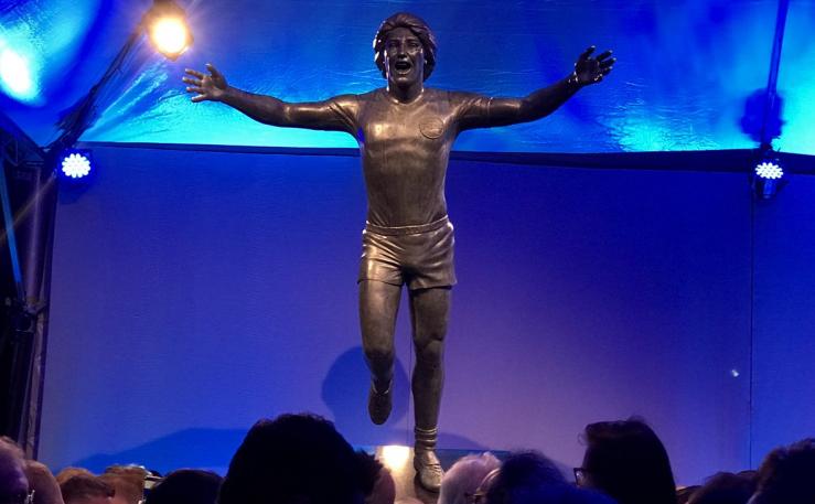 Grêmio inaugura estátua e Renato Gaúcho se emociona: ‘Meu sangue sempre foi azul’