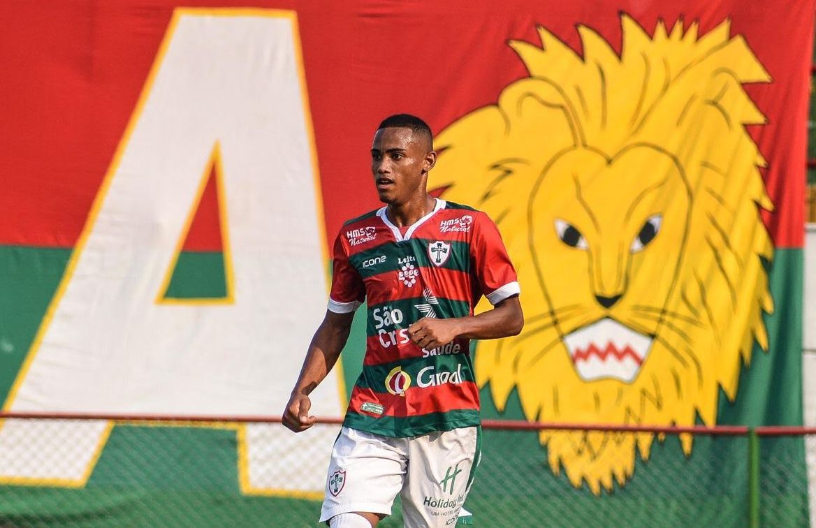 Paulista A2: Zagueiro da Lusa celebra primeiro gol profissional em momento decisivo