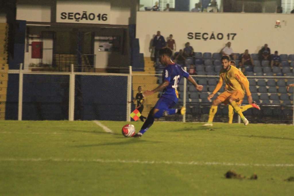 A diretoria do São Caetano já avisou que não vai brigar pela vaga que vai abrir na elite