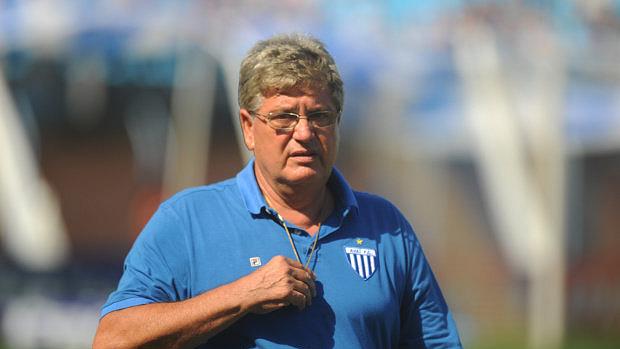 Catarinense: Geninho analisa nova função de Marquinhos, ídolo do Avaí