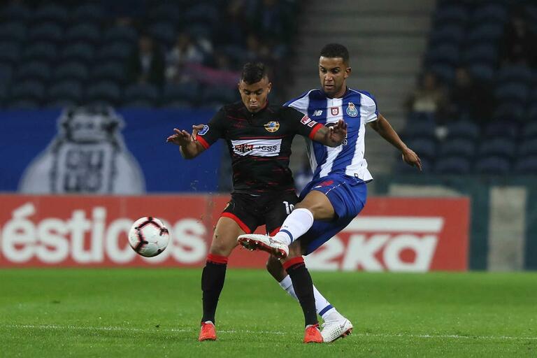 Santos acerta contratação de ex-lateral do Flamengo