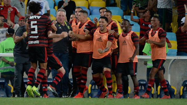 CARIOCA: Com gol nos acréscimos, Flamengo bate Fluminense em jogo polêmico e vai à final