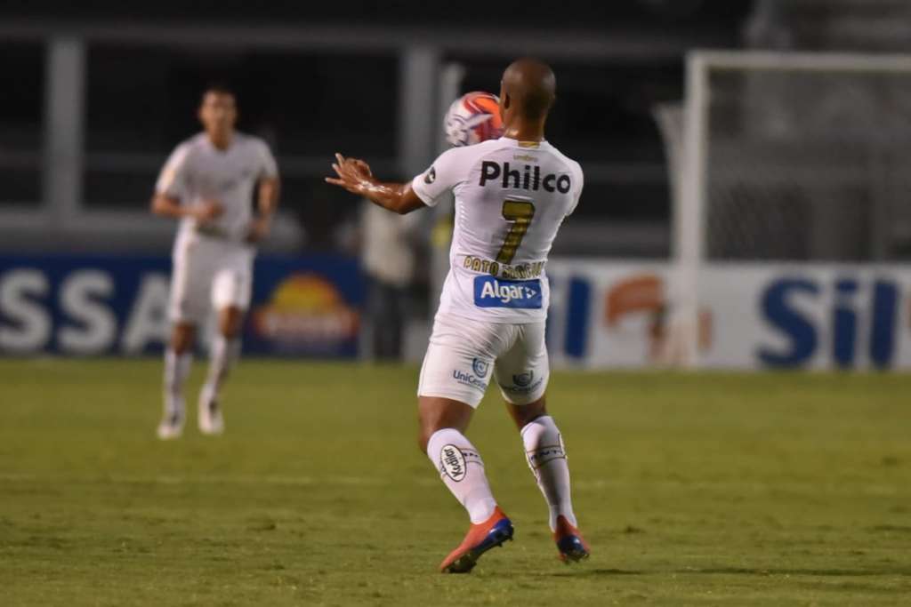 Sánchez diz que Santos precisa melhorar contra Corinthians para ir à final