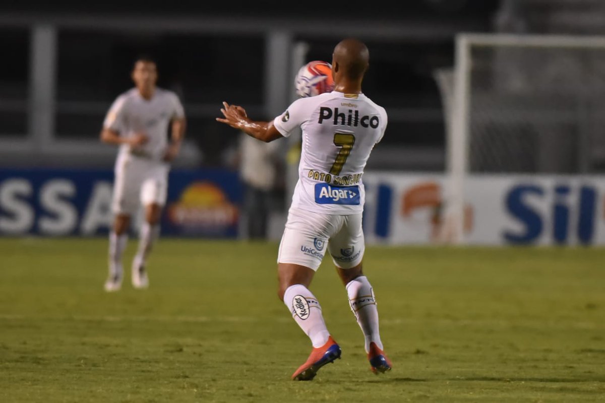 Sánchez diz que Santos precisa melhorar contra Corinthians para ir à final